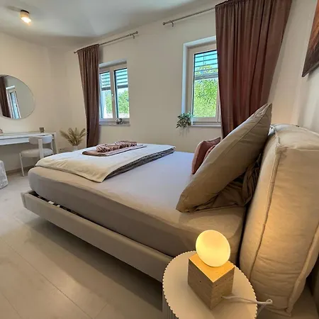 Lägenhet Donau Vibes Luxury Family Near And Highway